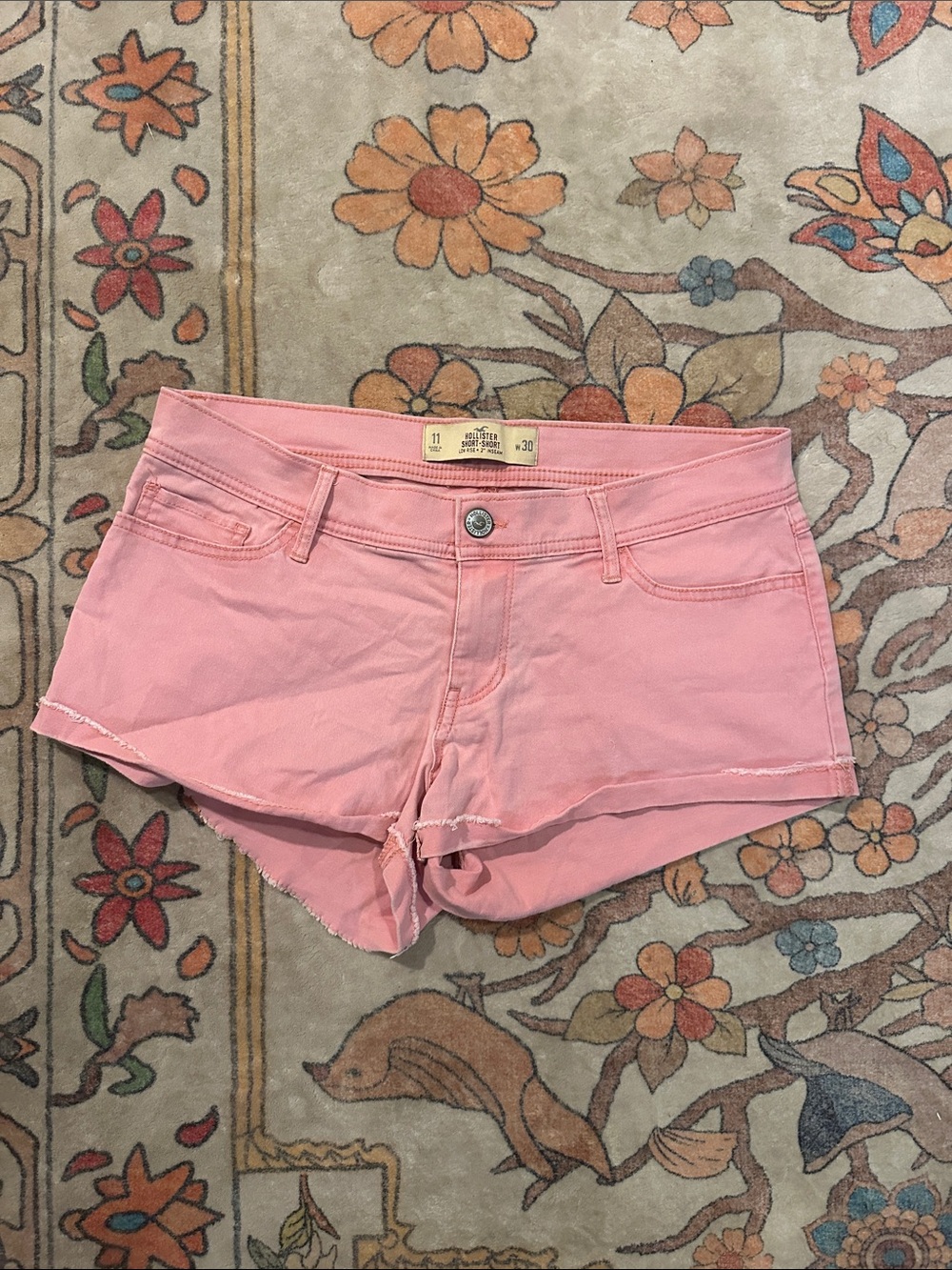 Hollister Pink Short-Short low rise 2 inseam